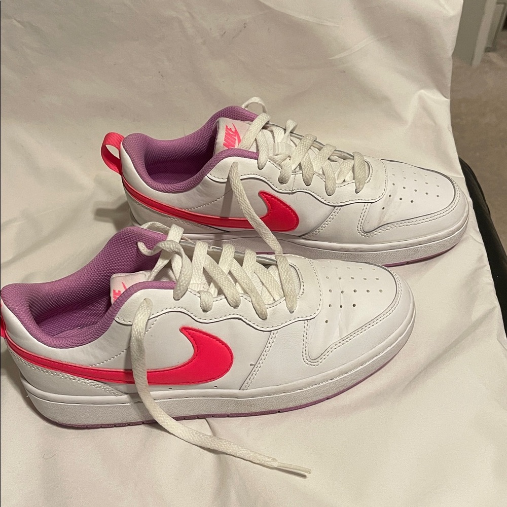Nike White and Pink Athletic Shoes size 7y